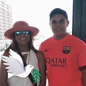 Meet your Posher, Elia r